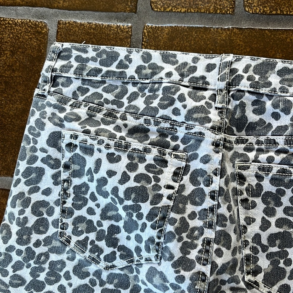 LOFT Gray Leopard Print High Rise Modern Skinny Jean - Picture 11 of 15